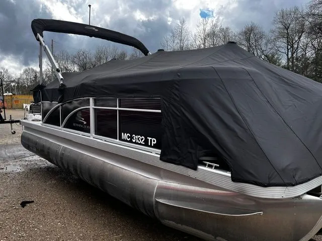 Slide: The Image of 2013 Bennington 20SLMX pontoon boat with cover, side view. - 12