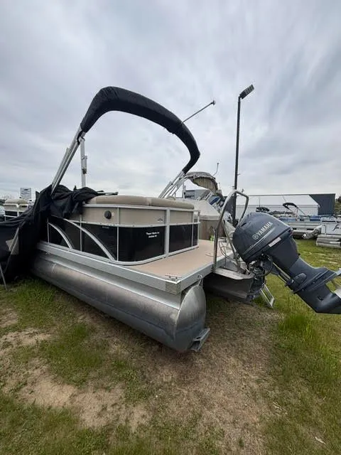 Slide: The Image of 2013 Bennington 20SLMX pontoon boat with Yamaha outboard motor. - 5