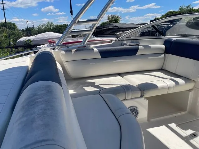 Slide: The Image of Bayliner 195 Deck Boat 2015 - 6