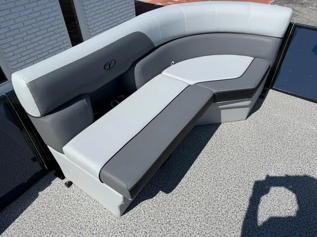 Slide: The Image of Veranda Vista View 20RC 2026 - 12