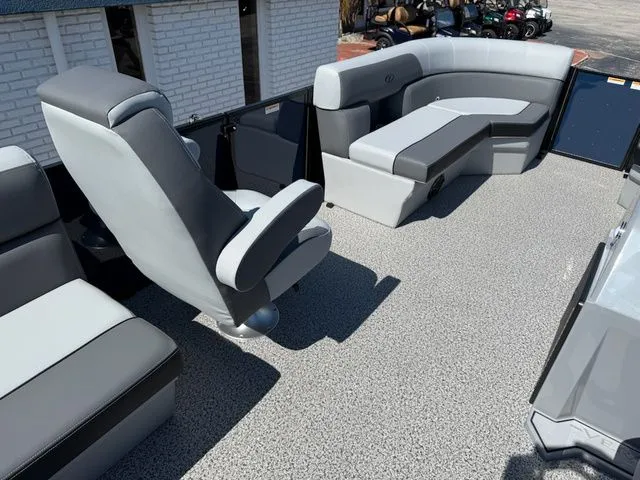 Slide: The Image of Veranda Vista View 20RC 2026 - 9