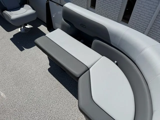 Slide: The Image of Veranda Vista View 20RC 2026 - 16