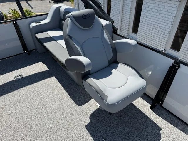 Slide: The Image of Veranda Vista View 20RC 2026 - 18