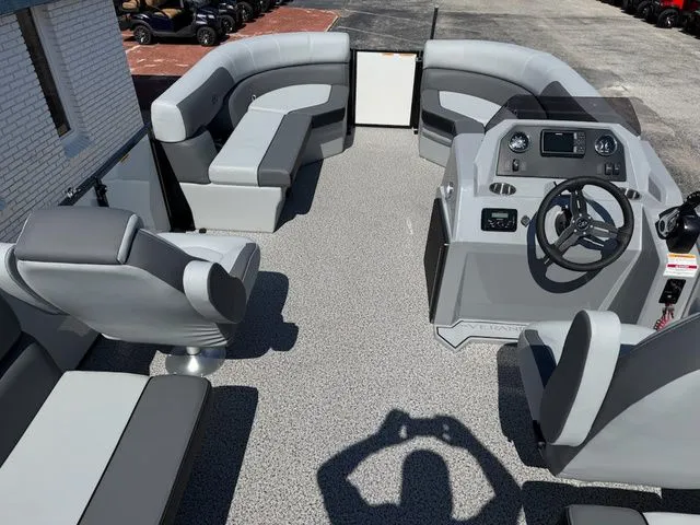 Slide: The Image of Veranda Vista View 20RC 2026 - 8