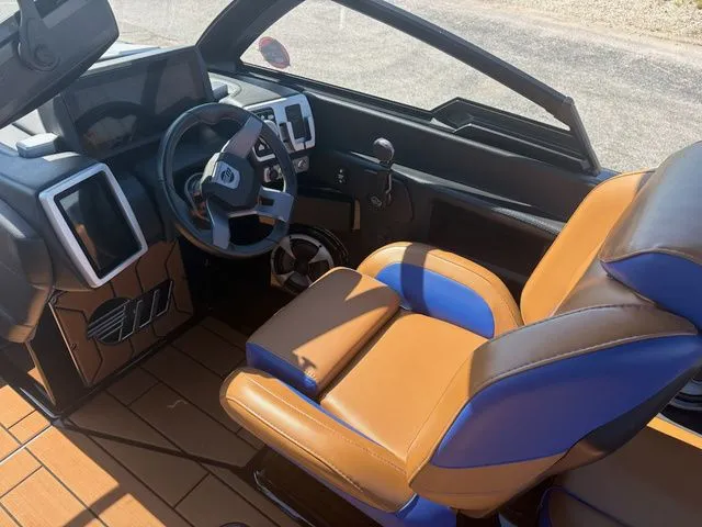 Slide: The Image of Malibu Wakesetter® 23 MXZ 2020 - 14