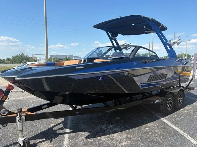 Slide: The Image of Malibu Wakesetter® 23 MXZ 2020 - 6