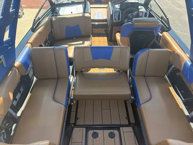 Slide: The Image of Malibu Wakesetter® 23 MXZ 2020 - 7