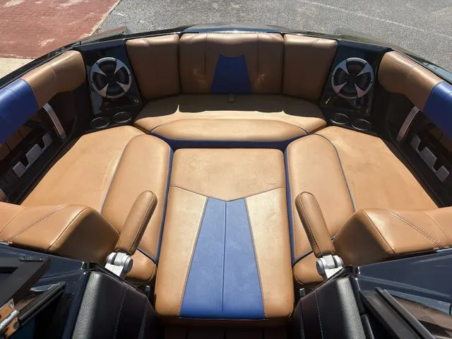 Slide: The Image of Malibu Wakesetter® 23 MXZ 2020 - 9
