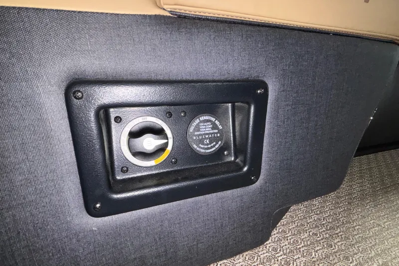 Slide: The Image of Control panel of 2026 Evotti 525QL vehicle, featuring a voltage-sensitive relay. - 43
