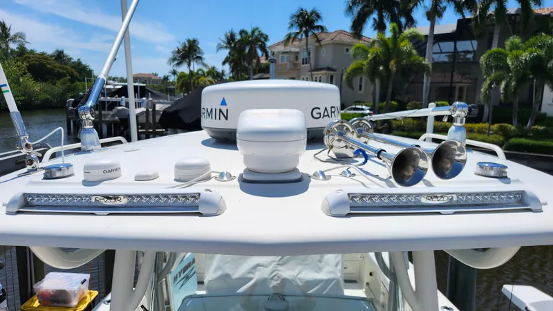 Slide: The Image of 2014 Hydra-Sports 3400 CC with Garmin equipment and LED lights. - 25