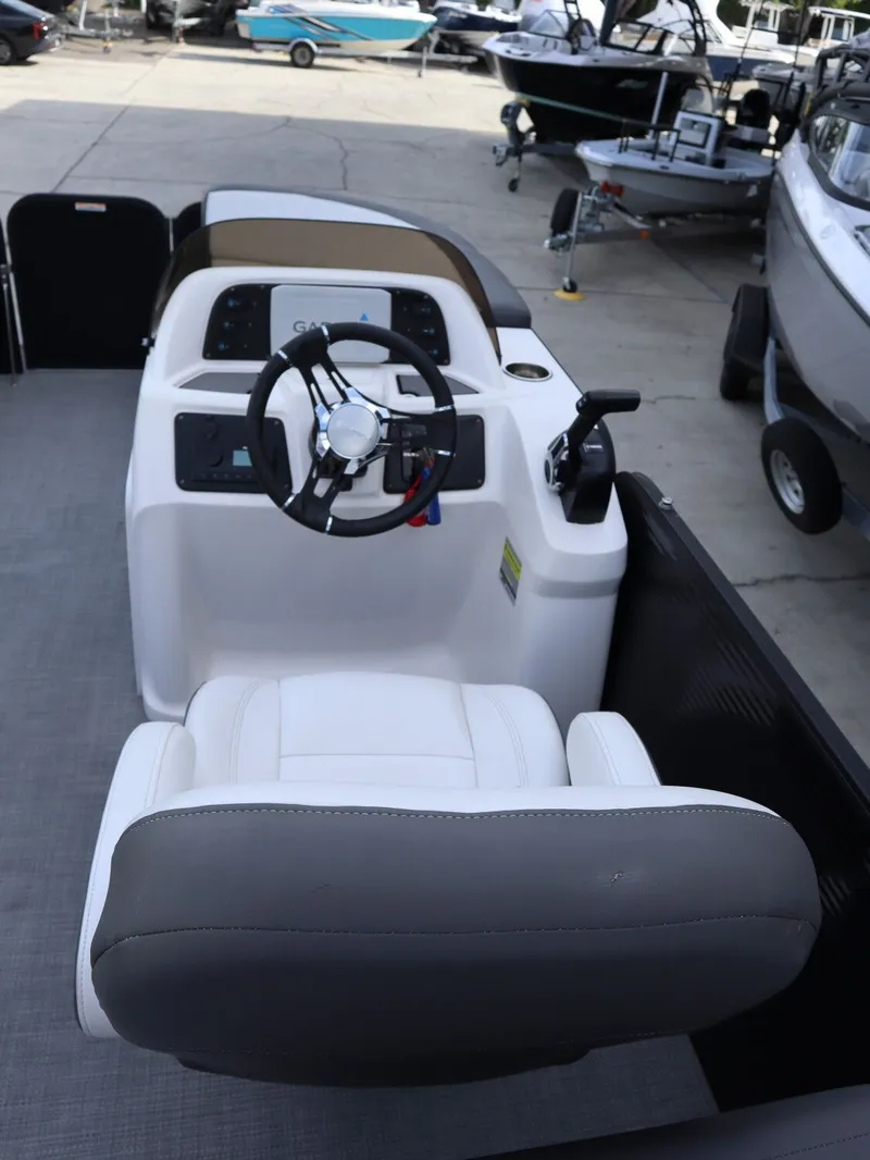 Slide: The Image of Interior view of 2022 Manitou AURORA LE 20RF helm. - 13