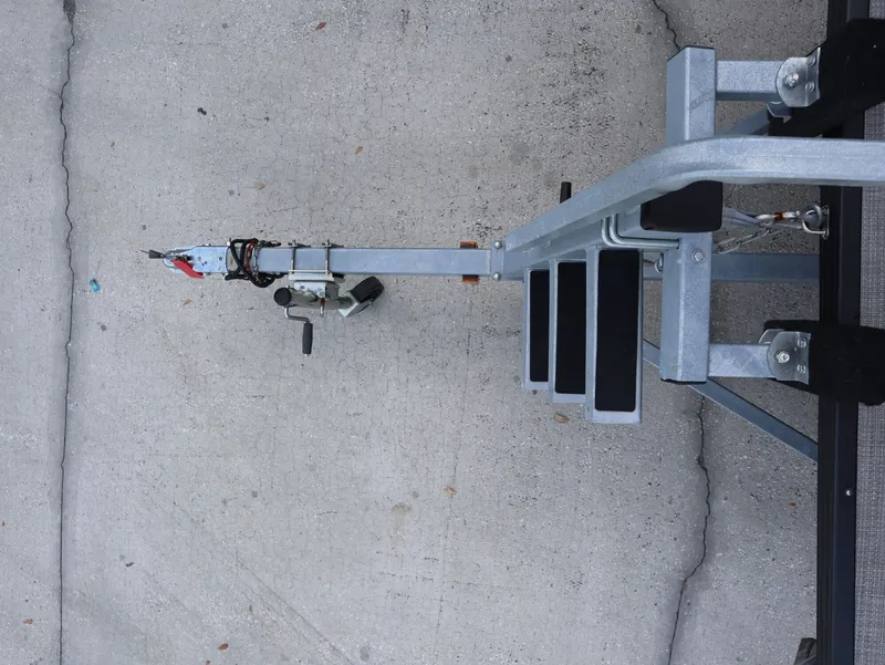 Slide: The Image of Manitou AURORA LE 20RF 2022 trailer on concrete surface. - 19