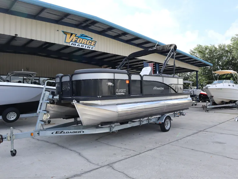 Slide: The Image of 2022 Manitou AURORA LE 20RF pontoon boat at VForce Marine. - 3
