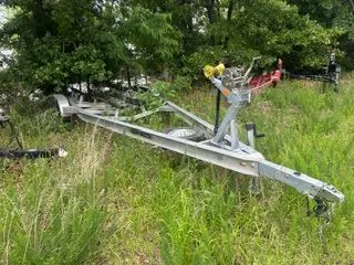 Slide: The Image of Boat trailer in grass, suitable for 2019 Cobalt R5 Surf. - 25