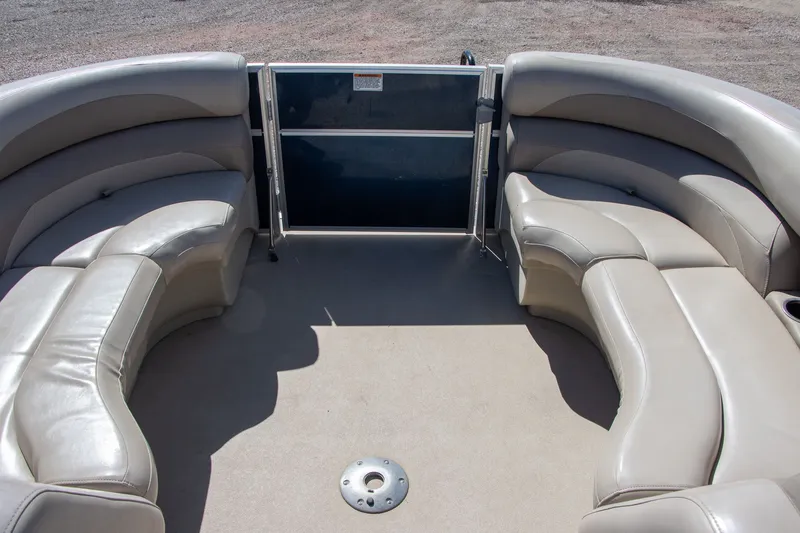 Slide: The Image of Interior of a 2017 Starcraft EX23 R pontoon boat. - 9