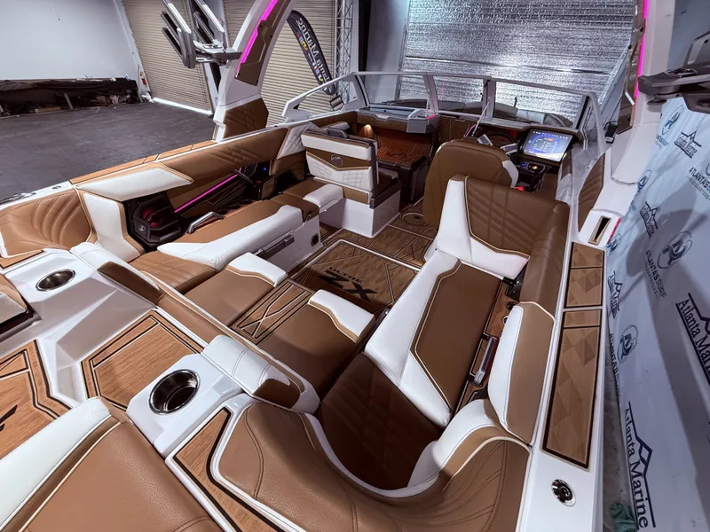 Slide: The Image of Interior of 2024 Tigé Ultré 23ZX with luxurious features. - 29