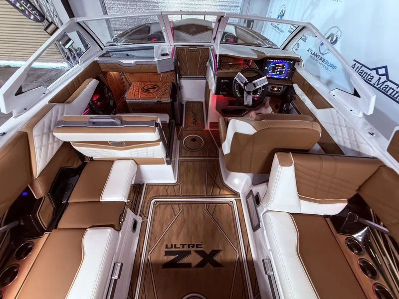 Slide: The Image of Interior of 2024 Tigé Ultré 23ZX with luxurious design. - 31