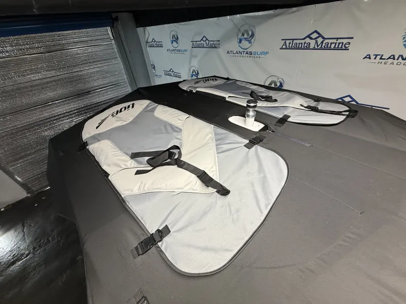 Slide: The Image of Tigé Ultré 23ZX 2024 - 69