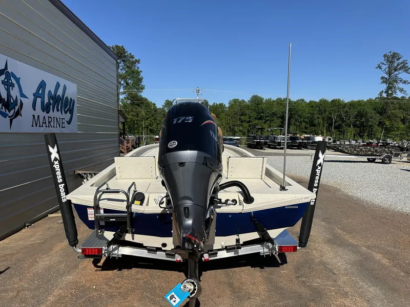 Slide: The Image of 2026 Xpress Hyper-Lift Bay Series H22B boat at Ashley Marine. - 9