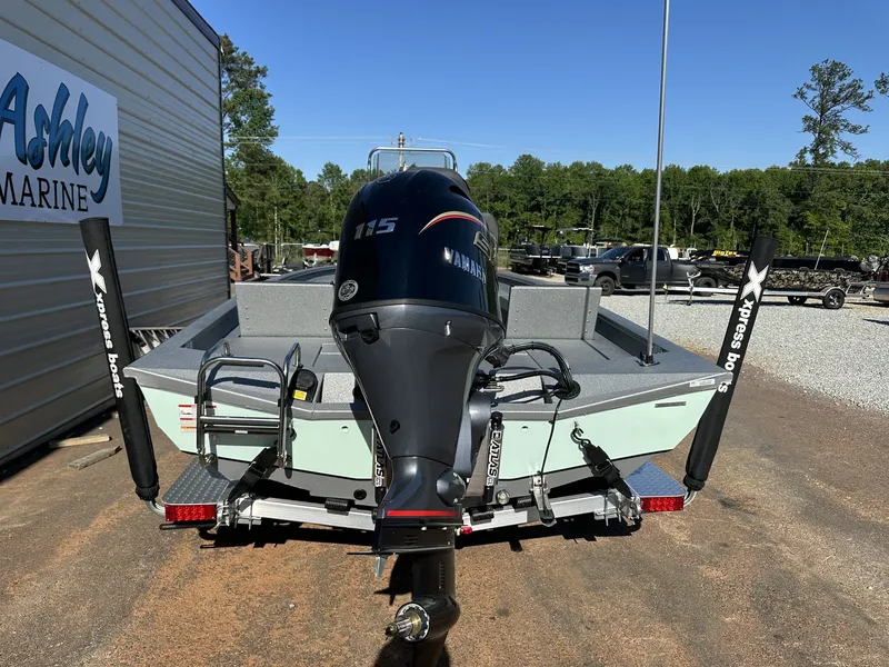 Slide: The Image of 2026 Xpress Hyper-Lift Bay Series H20 BAY-LOADED with Yamaha engine. - 9