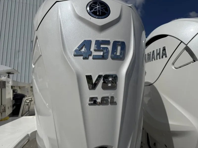 Slide: The Image of Yamaha 450 V8 5.6L outboard motor on Pursuit S 358 Sport 2026. - 7