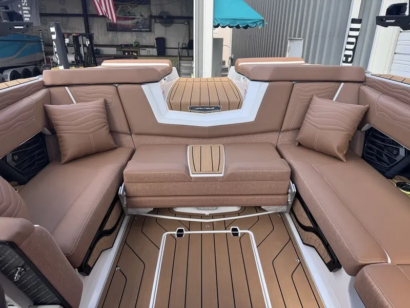 Slide: The Image of Nautique Super Air Nautique G23 2026 - 12