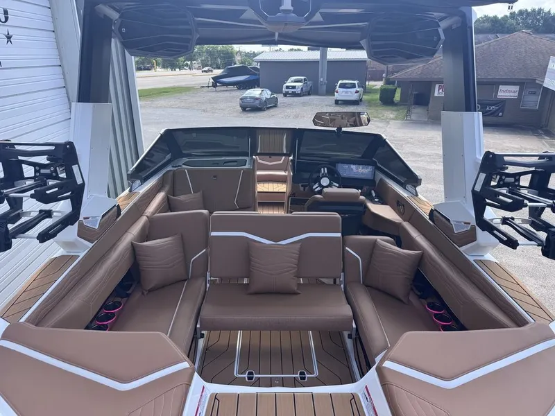 Slide: The Image of Nautique Super Air Nautique G23 2026 - 14