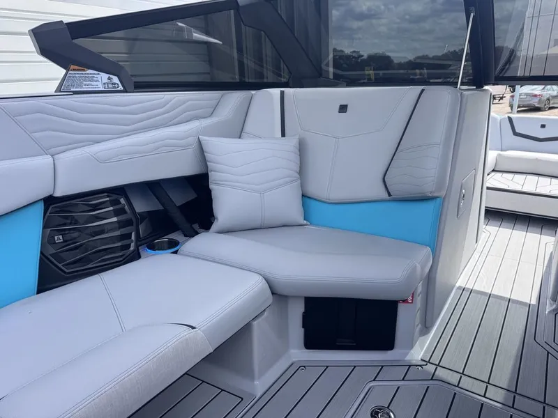 Slide: The Image of Nautique Super Air Nautique G23 2026 - 10