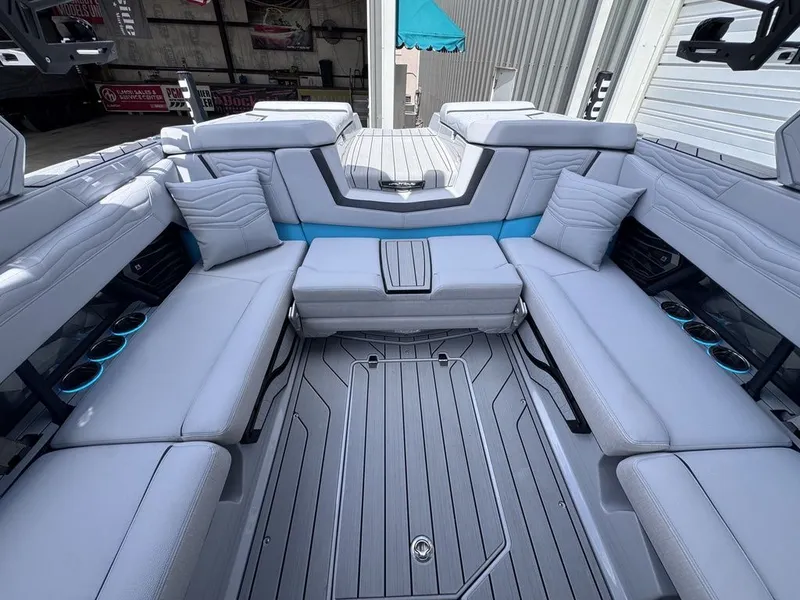 Slide: The Image of Nautique Super Air Nautique G23 2026 - 11