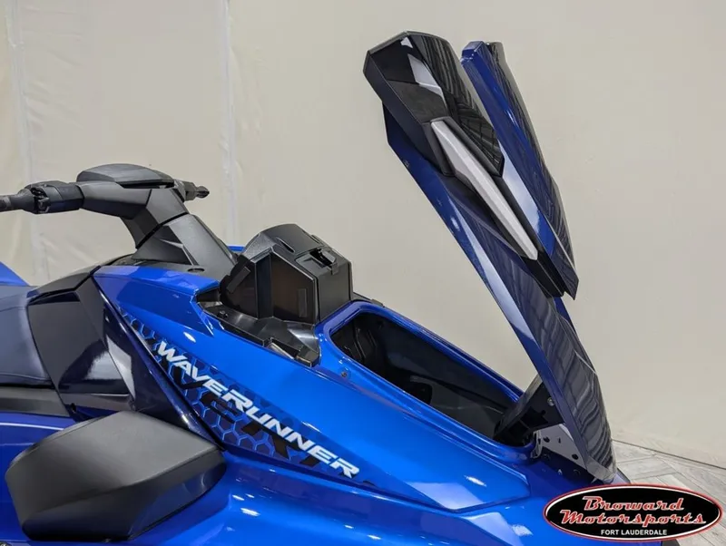 Slide: The Image of Yamaha VX® Limited HO 2026 - 16