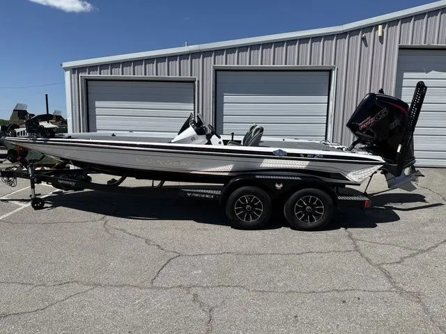 The Image of Phoenix Bass Boat 721 ZXL 2026 - 1