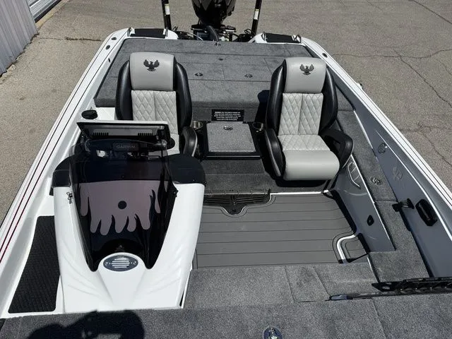 Slide: The Image of Phoenix Bass Boat 721 ZXL 2026 - 14