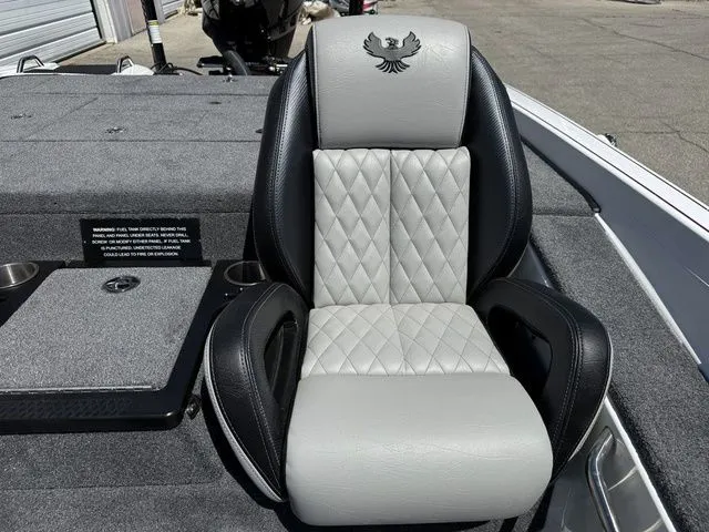 Slide: The Image of Phoenix Bass Boat 721 ZXL 2026 - 15