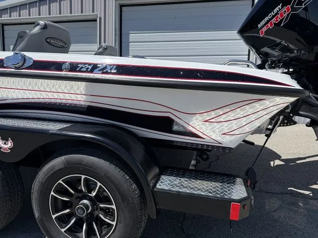 Slide: The Image of Phoenix Bass Boat 721 ZXL 2026 - 3