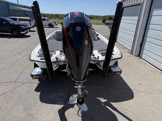 Slide: The Image of Phoenix Bass Boat 721 ZXL 2026 - 6