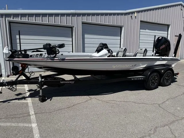 Slide: The Image of Phoenix Bass Boat 721 ZXL 2026 - 7