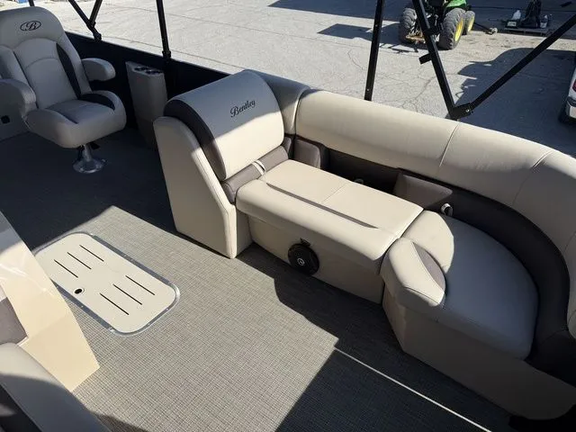 Slide: The Image of Bentley Pontoons Legacy 223 Swingback 2026 - 11