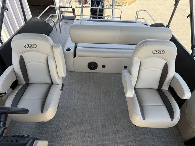 Slide: The Image of Bentley Pontoons Legacy 223 Swingback 2026 - 17