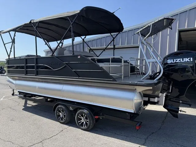 Slide: The Image of Bentley Pontoons Legacy 223 Swingback 2026 - 2