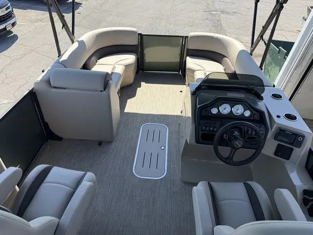 Slide: The Image of Bentley Pontoons Legacy 223 Swingback 2026 - 22