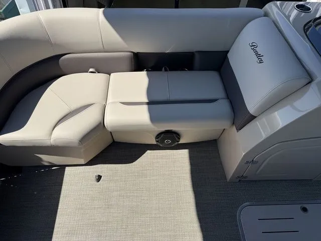 Slide: The Image of Bentley Pontoons Legacy 223 Swingback 2026 - 8