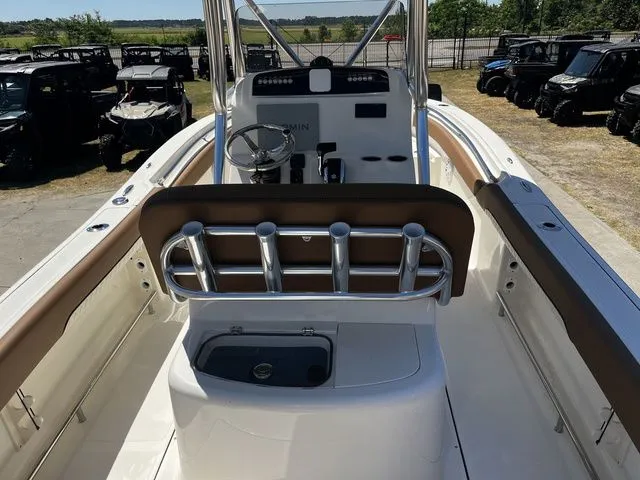 Slide: The Image of Pioneer 222 Sportfish 2026 - 22