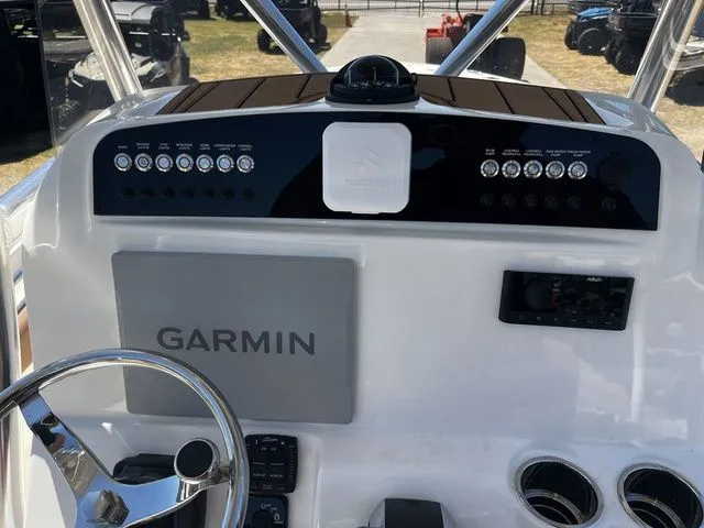 Slide: The Image of Pioneer 222 Sportfish 2026 - 29
