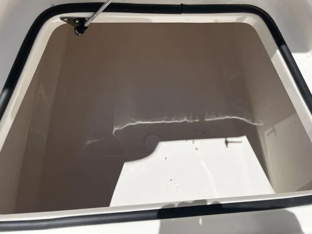 Slide: The Image of Pioneer 222 Sportfish 2026 - 34