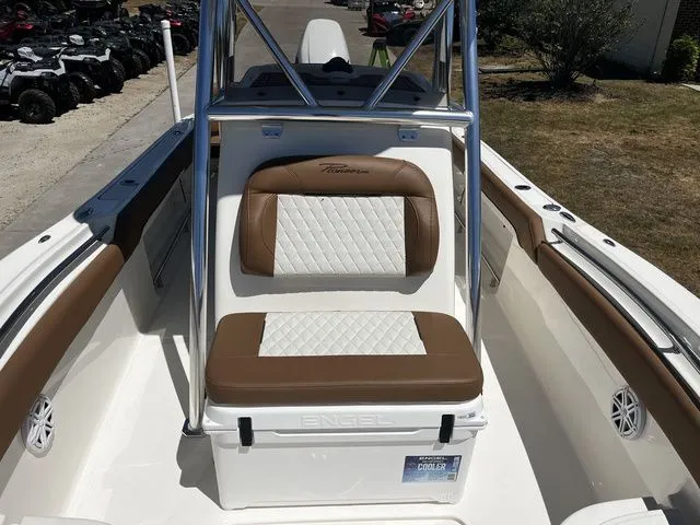 Slide: The Image of Pioneer 222 Sportfish 2026 - 36