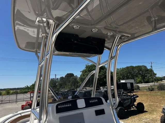 Slide: The Image of Pioneer 222 Sportfish 2026 - 39