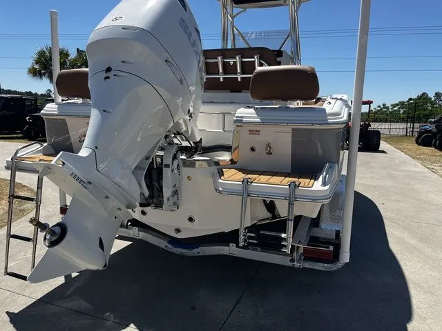 Slide: The Image of Pioneer 222 Sportfish 2026 - 40