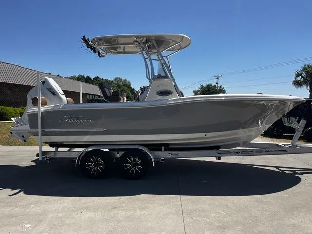 Slide: The Image of Pioneer 222 Sportfish 2026 - 5