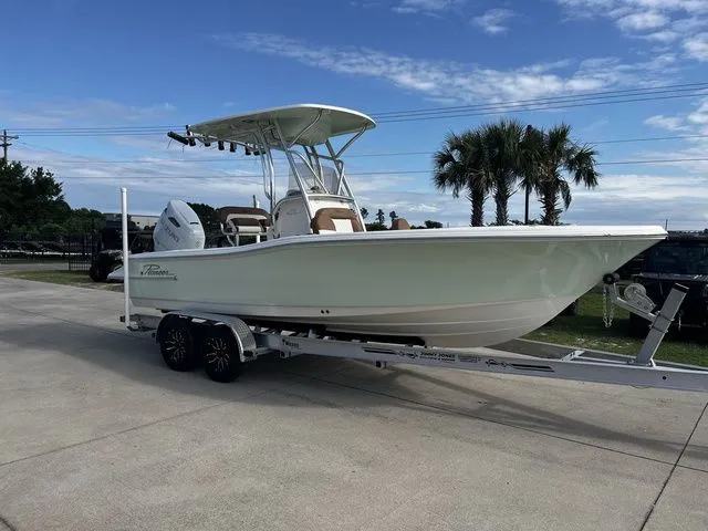 The Image of Pioneer 220 Bay Sport 2026 - 1