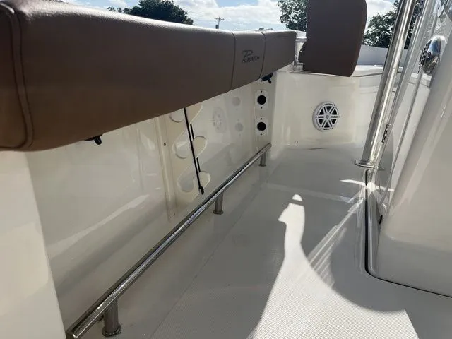Slide: The Image of Pioneer 220 Bay Sport 2026 - 15